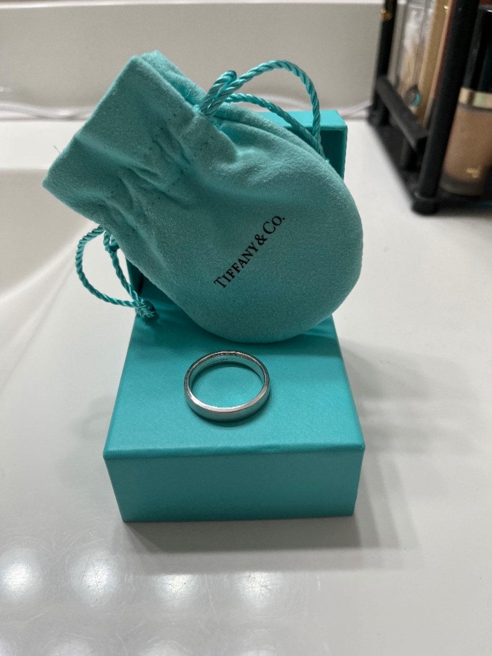 Men’s Tiffany&Co wedding ring Size 12